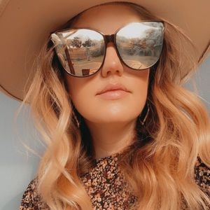 Meet your Posher - Whitney